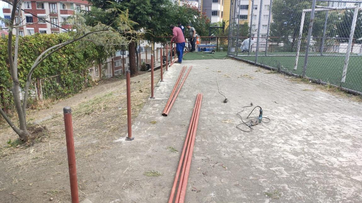 TRABZON BÜYÜKŞEHİR BELEDİYEMİZ TARAFINDAN OKULUMUZ BAHÇESİNİN KORKULUKLARI YENİLENDİ.